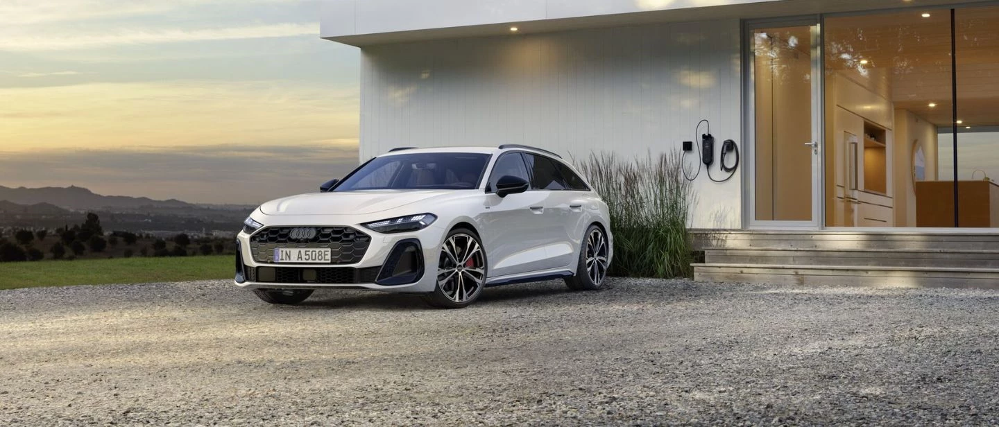 NUOVA A5 AVANT E HYBRID Desktop 1440X616