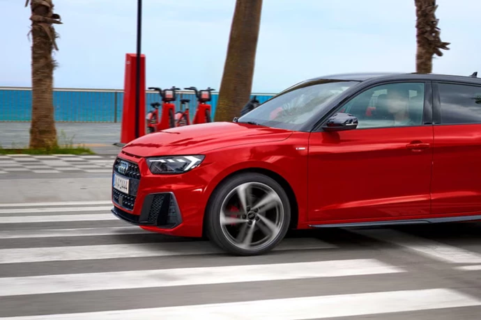 A1 SPORTBACK 2 Box Contenuti 5000X3335