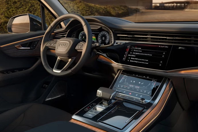 Q7 TFSI E 3 Box Contenuti 5000X3335