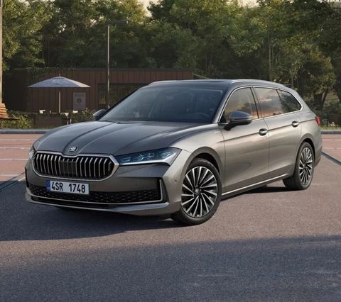 Nuova Skoda Supeb Wagon Desk (1) (1)