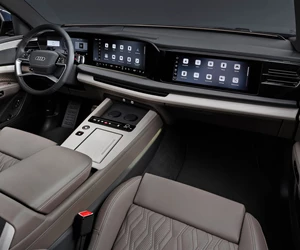 Audi Q9 4