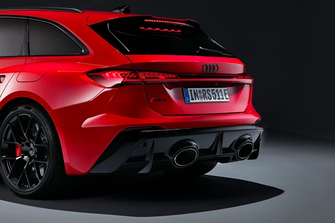 Nuova RS 5 Avant 2 Box Contenuti 5000X3335