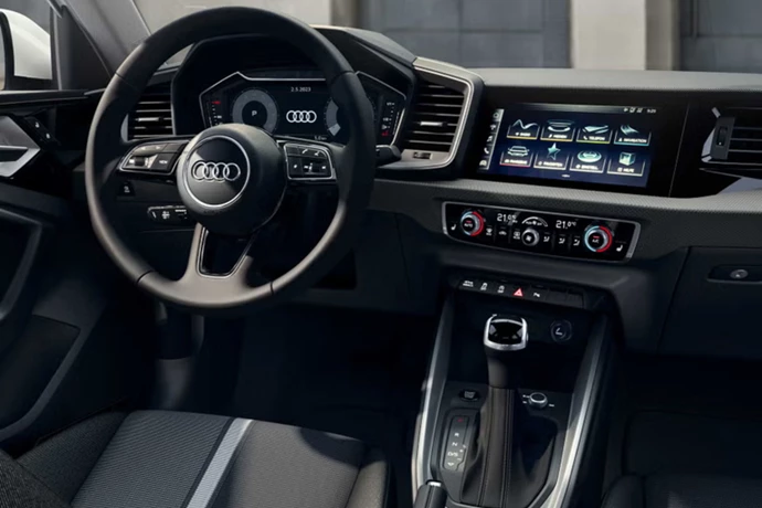 A1 SPORTBACK 1 Box Contenuti 5000X3335