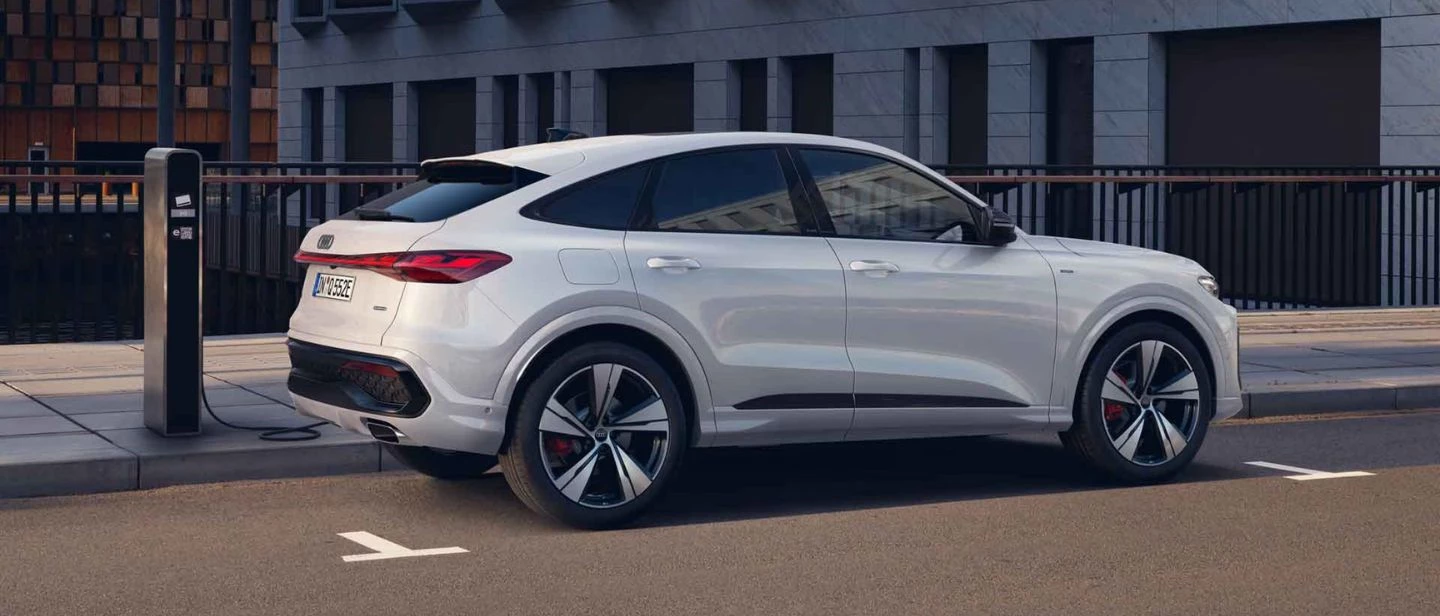 Nuova Q5 Sportback E Hybrid 1440X616