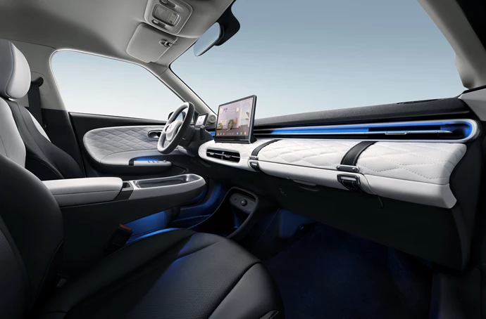 Dongfeng Box Interno Bianco Front 3