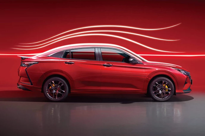 SHINE 3 Box Contenuti 5000X3335