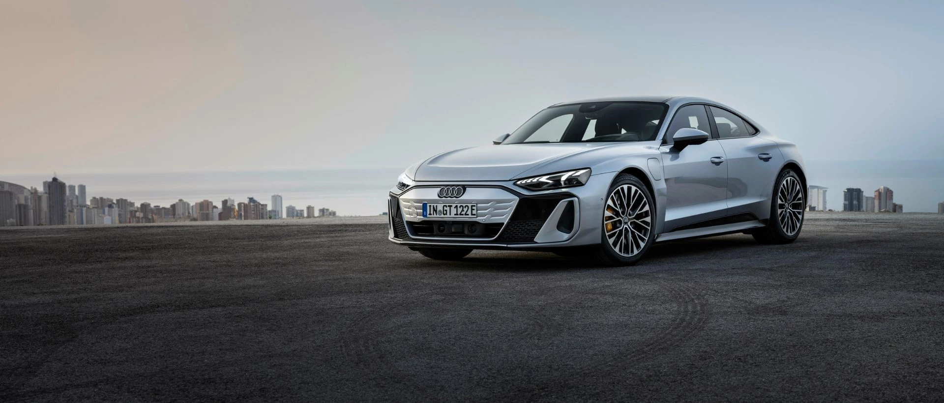 S Etron GT Quattro Desk