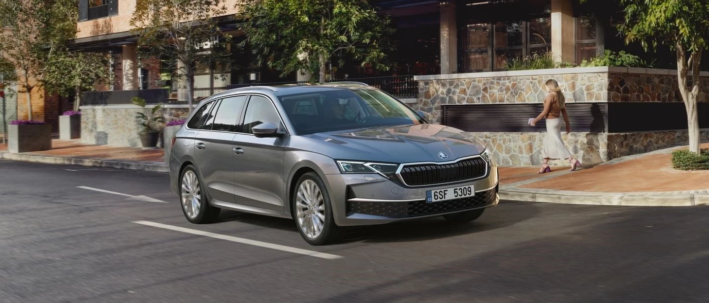 Nuova Skoda Octavia Desk 1440X616