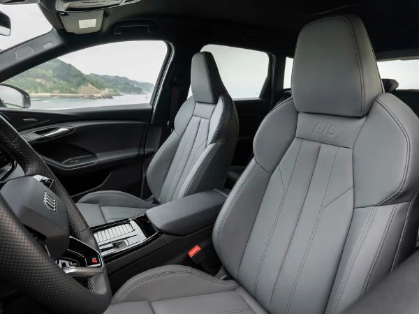 Interni Q6 Etron Test Drive