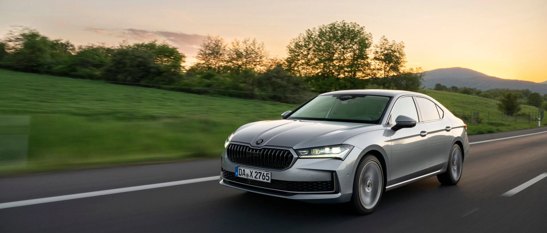 Nuova Skoda Supeb Wagon Desk