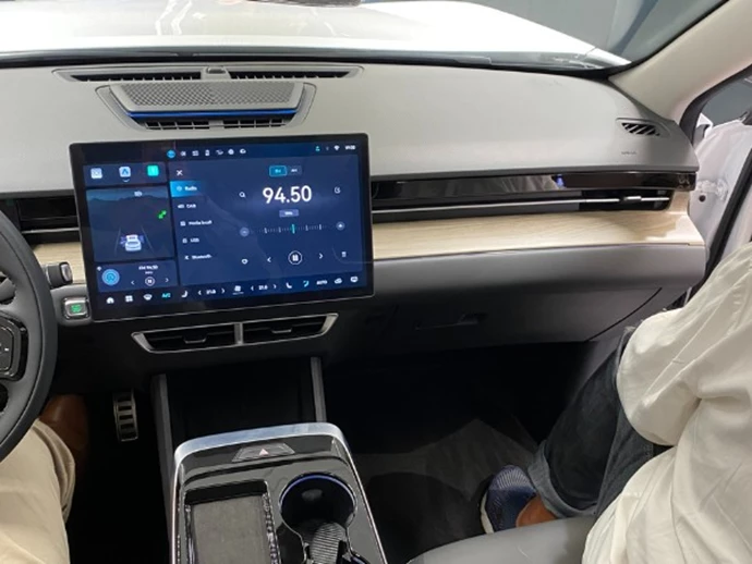 Sportequipe 6GT Evento 600X450 (4)